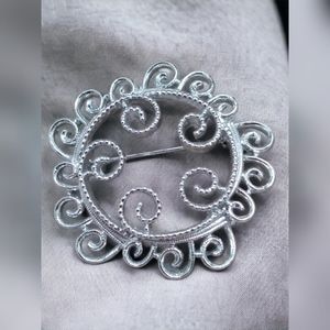 🌟3/$15 Sarah Coventry Silver Spiral Brooch Pin